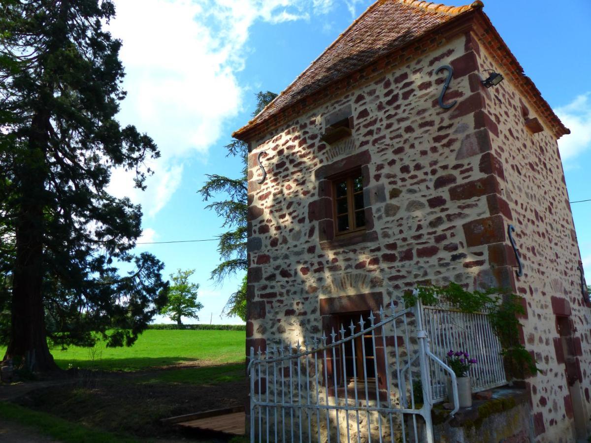 L'Abrejou Bed & Breakfast Le Donjon Exterior photo