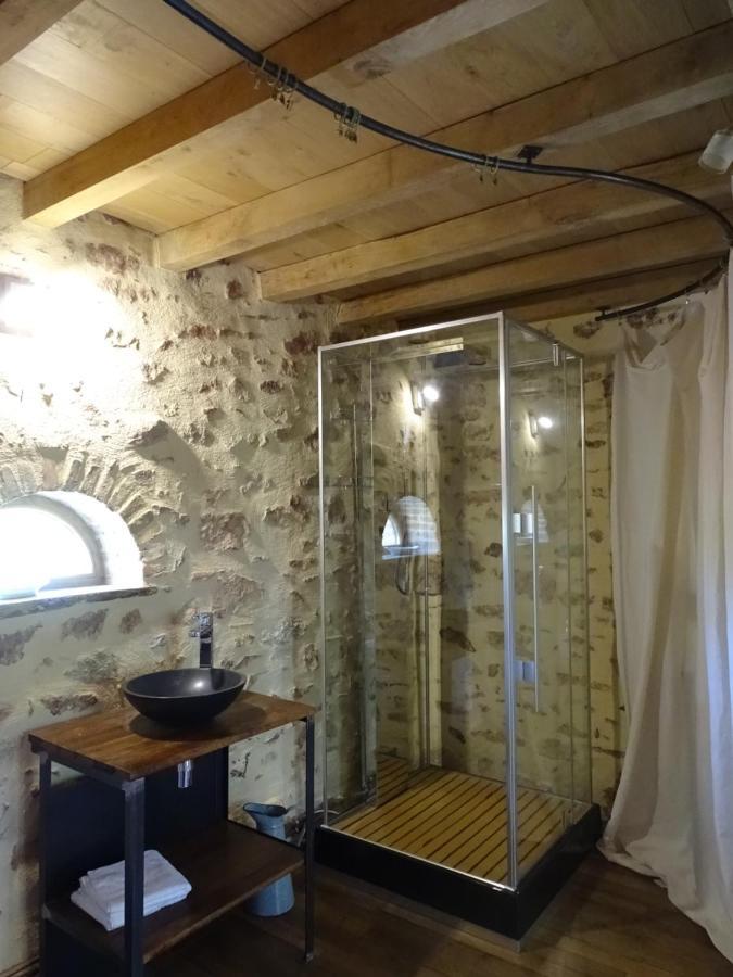 L'Abrejou Bed & Breakfast Le Donjon Exterior photo